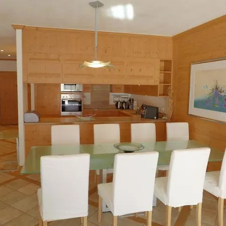 Crans-montana Sleeps 8 Wifi Apartment *