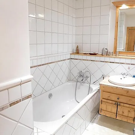 Crans-montana Sleeps 8 Wifi Crans-Montana
